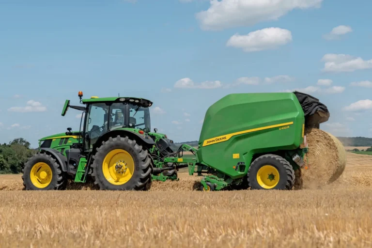 John Deere V452R