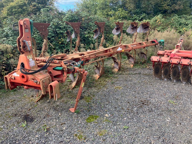 Kverneland LB100 Plough