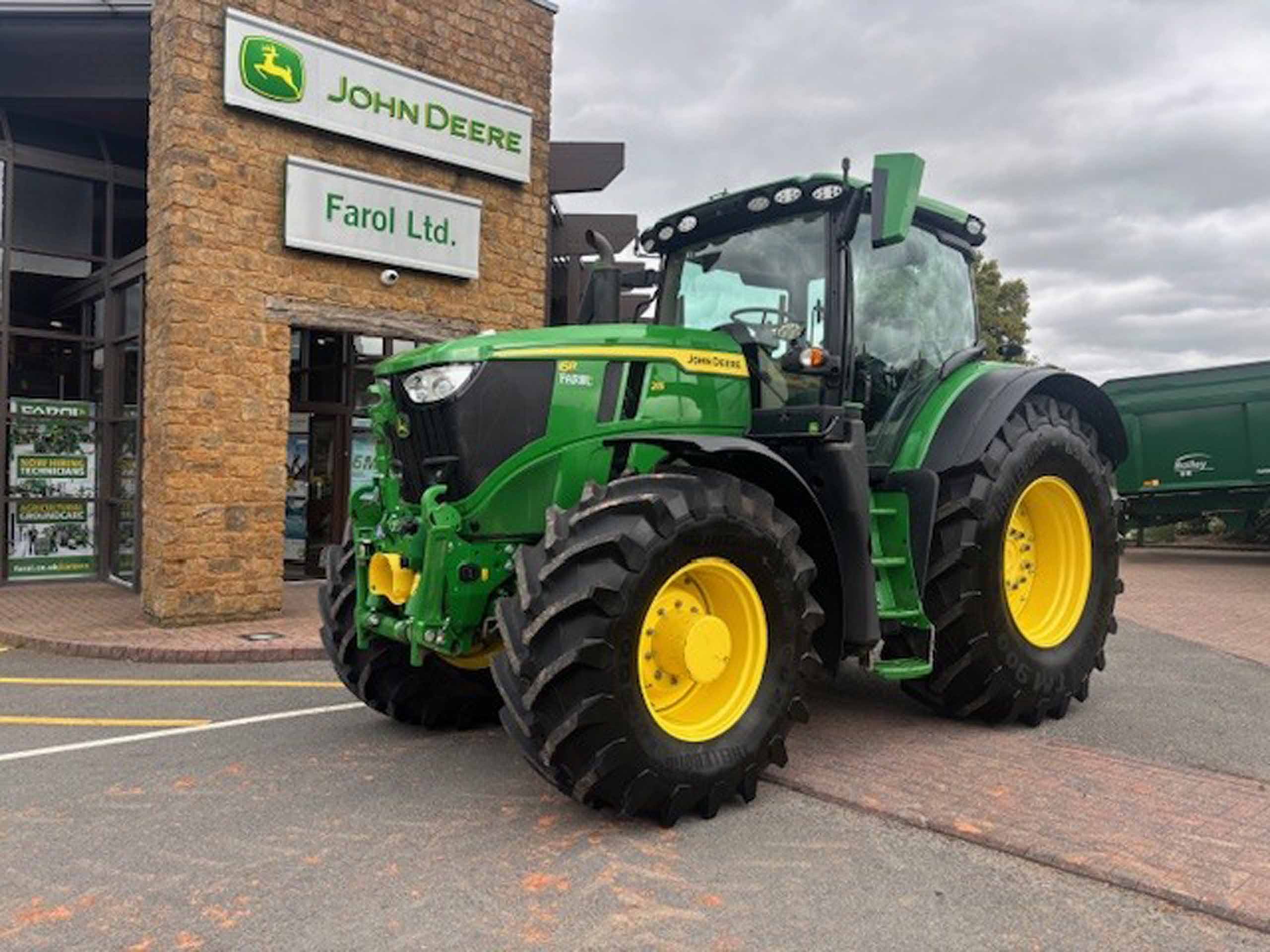 John Deere 6R 215