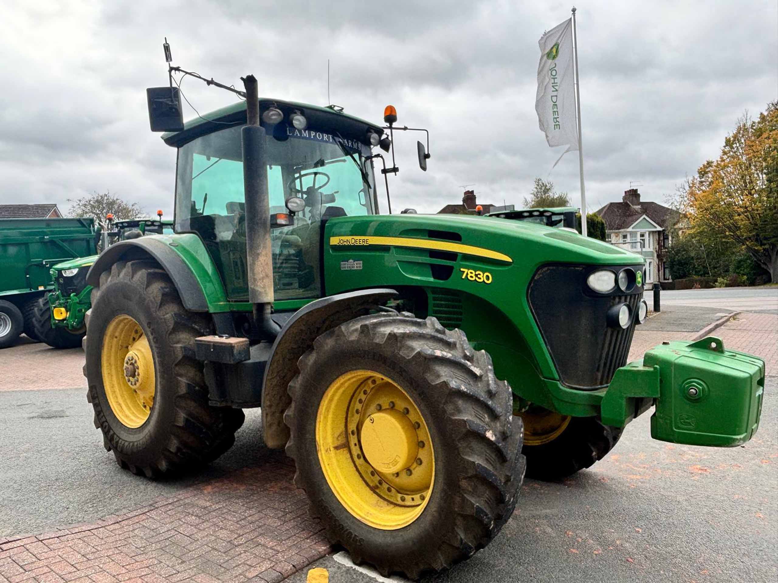 John Deere 7830