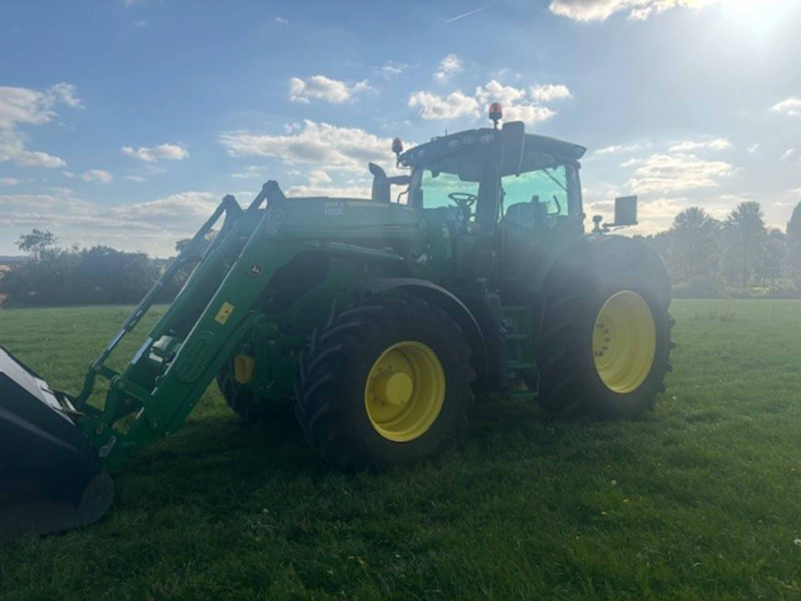 John Deere 6R 250