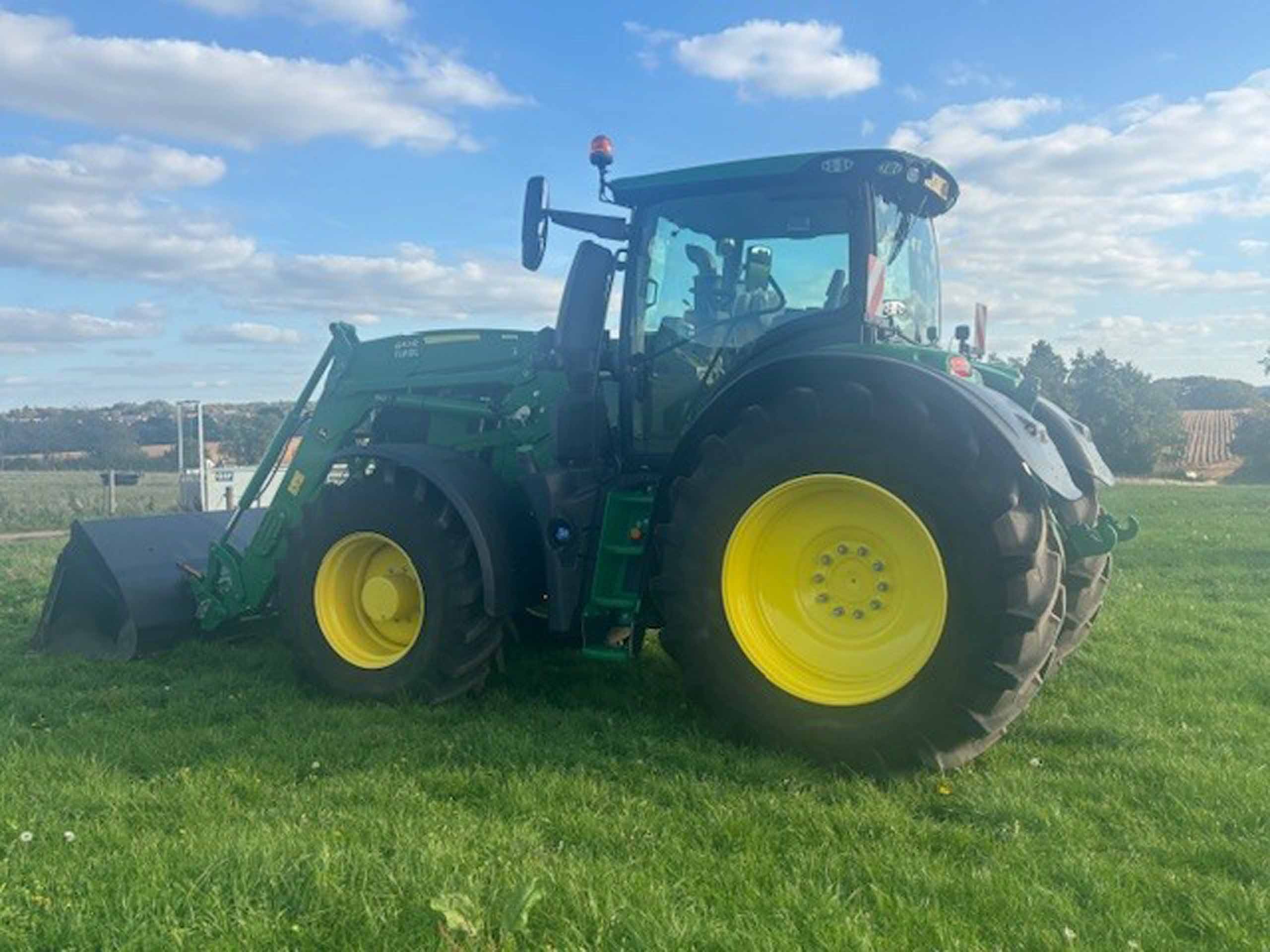John Deere 6R 250