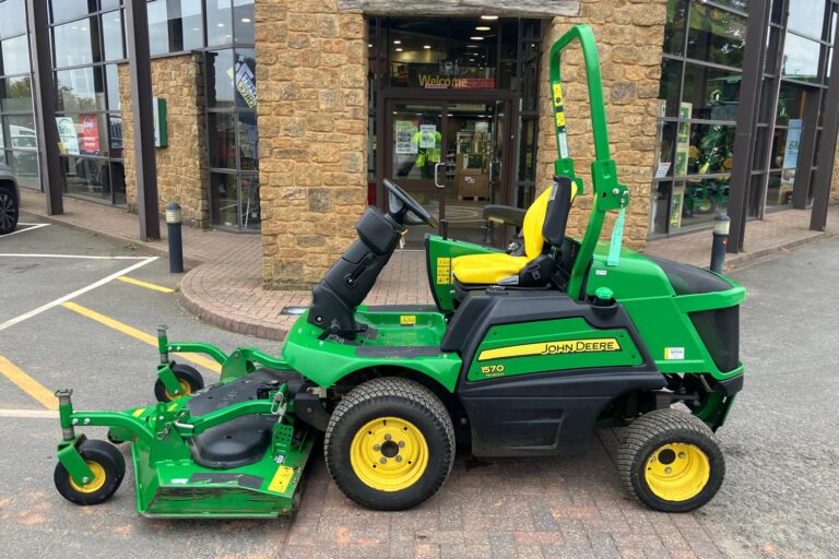 John Deere 1570 Out front mower
