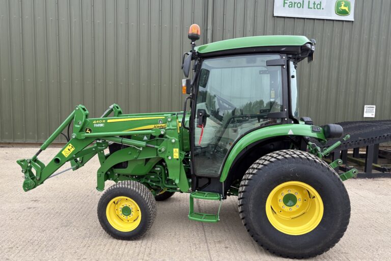 John Deere 4066 Compact Tractor with 440R loader