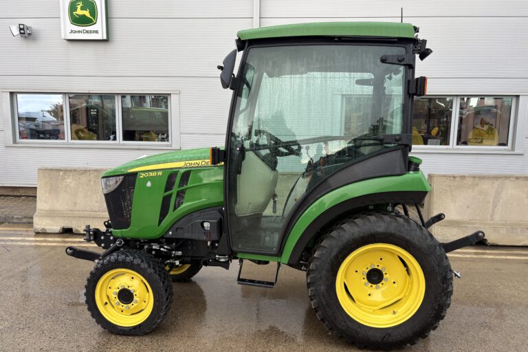 John Deere 2038R Compact Tractor