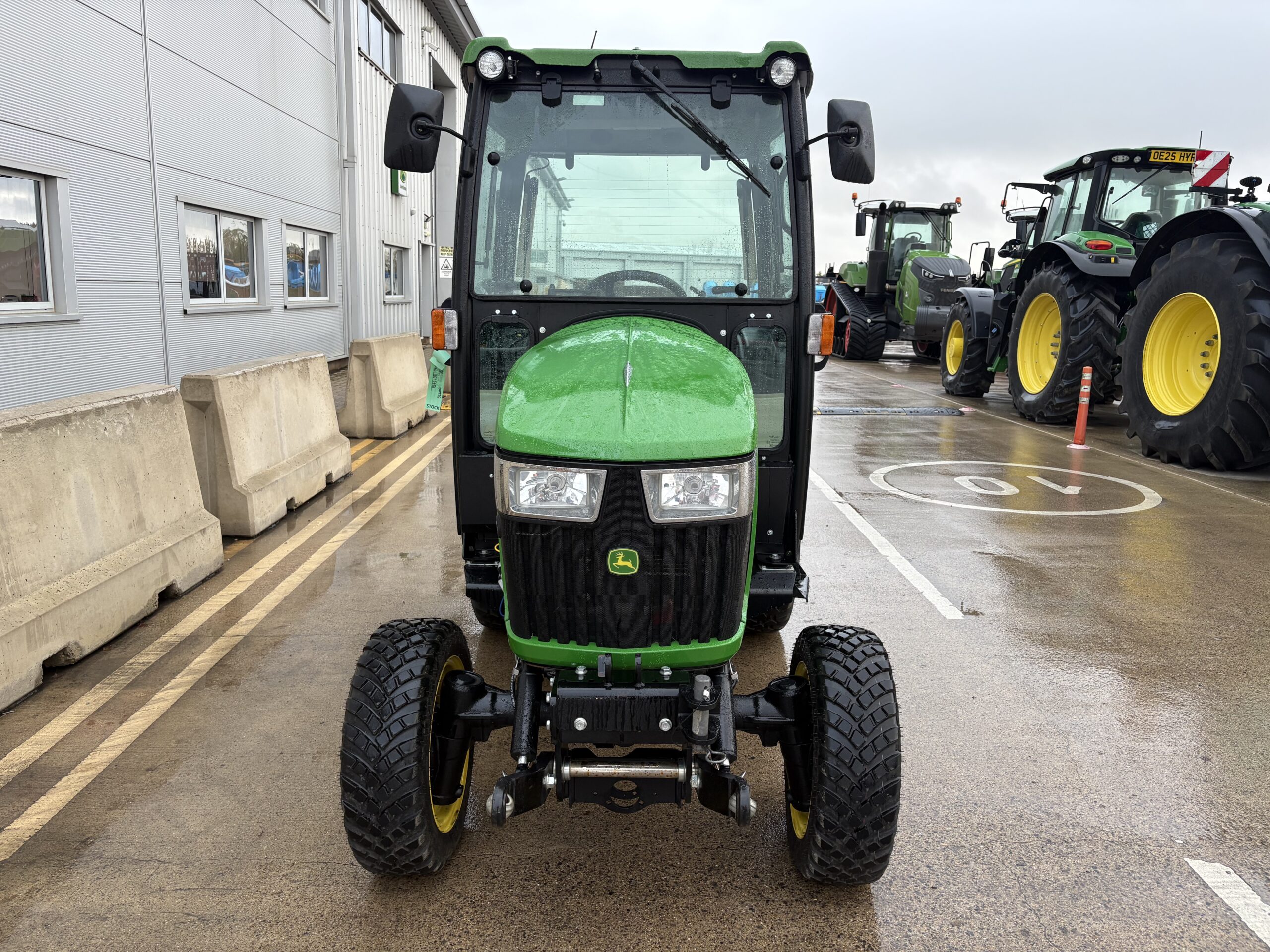 John Deere 2038R
