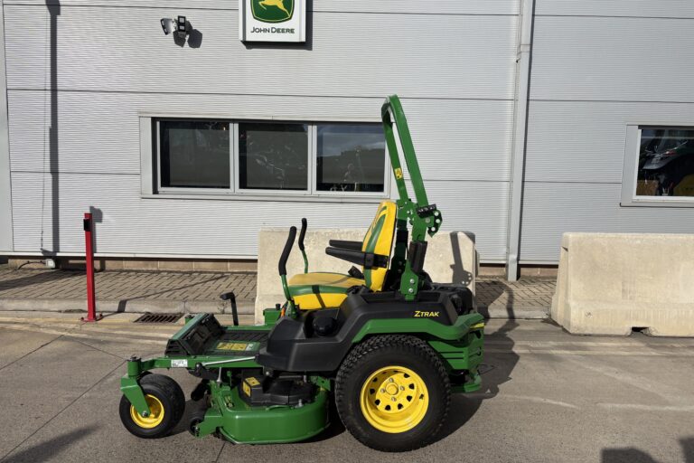 John Deere Z545R Zero Turn Mower