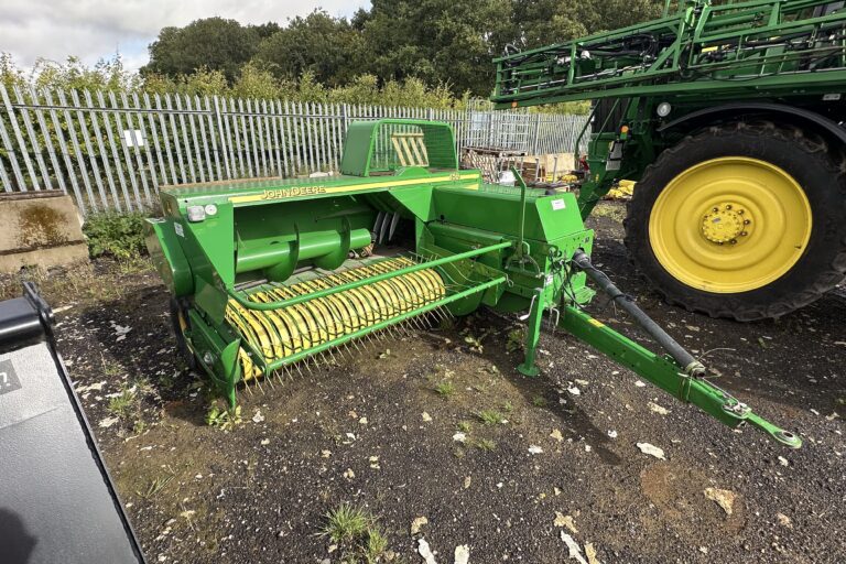 John Deere 459 baler