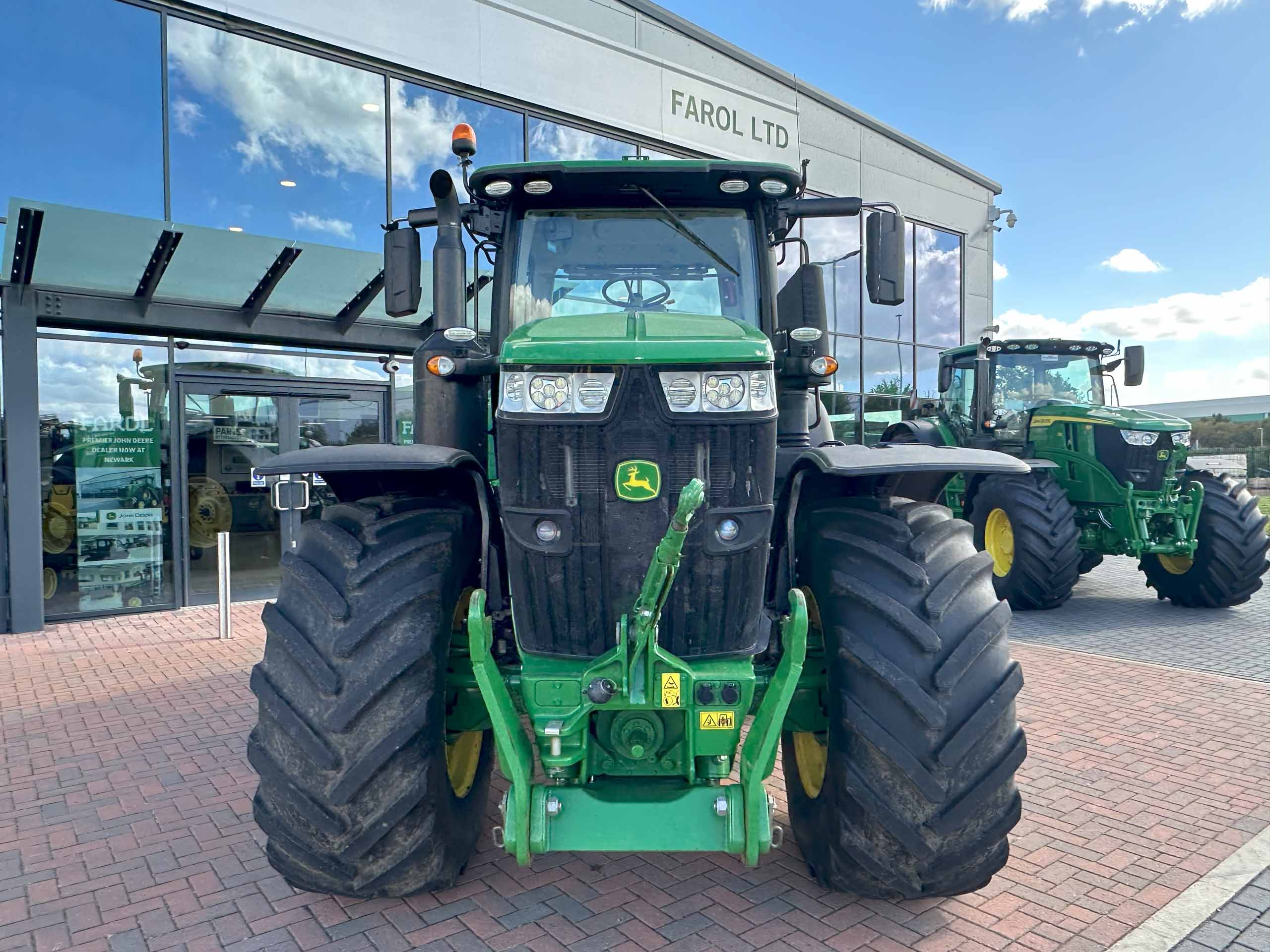 John Deere 7310R
