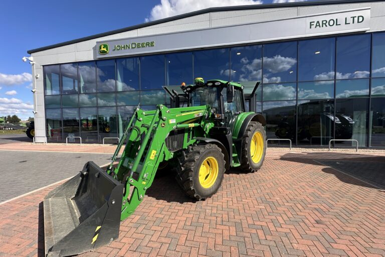 John Deere 6110M + 623M