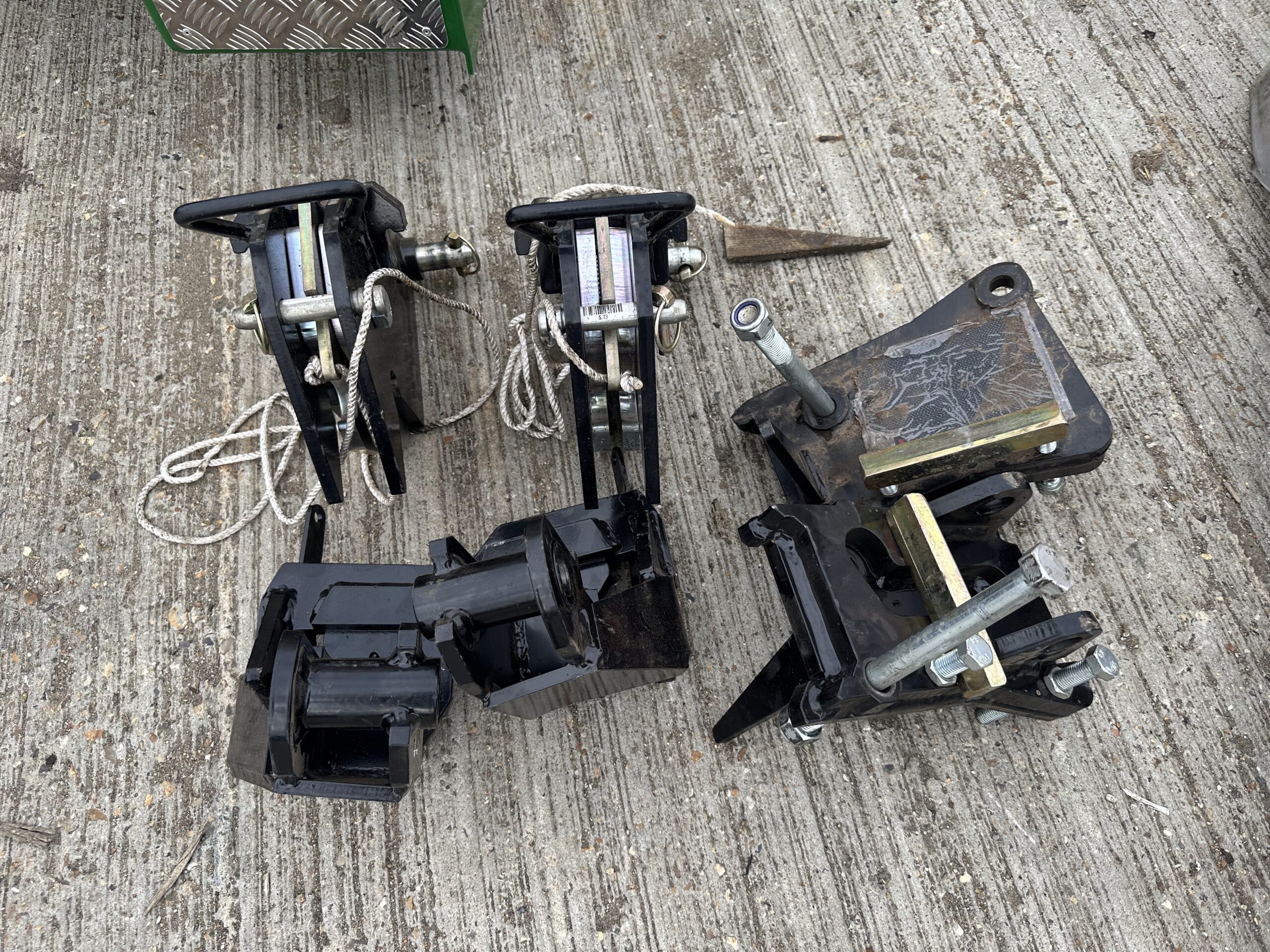 McConnel JCB 4220 Fastrac axle brackets