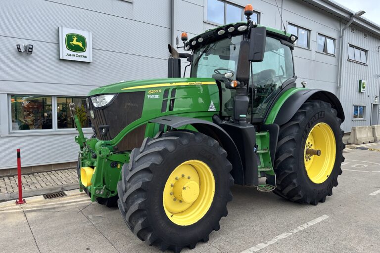 John Deere 6250R