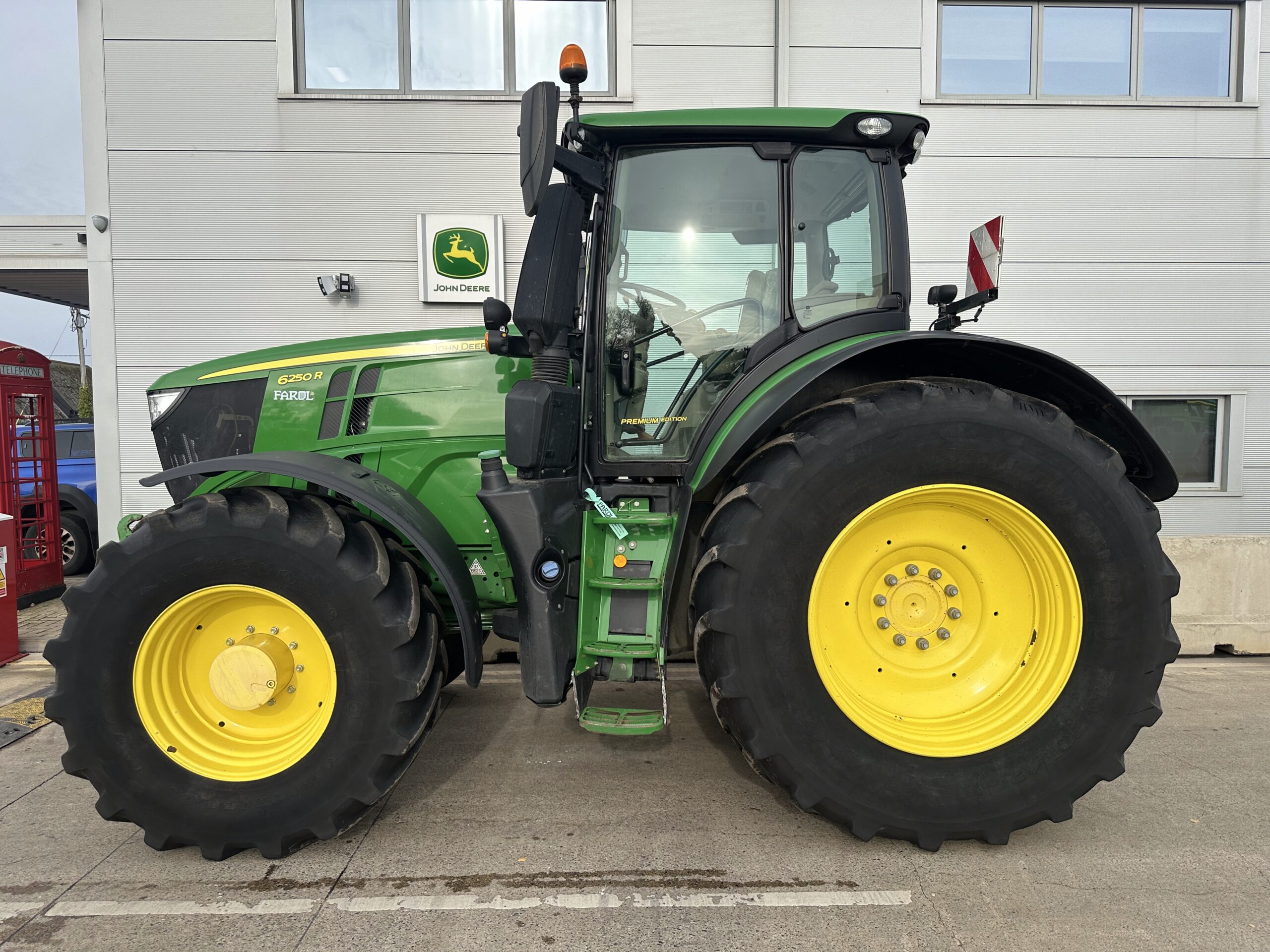 John Deere 6250R