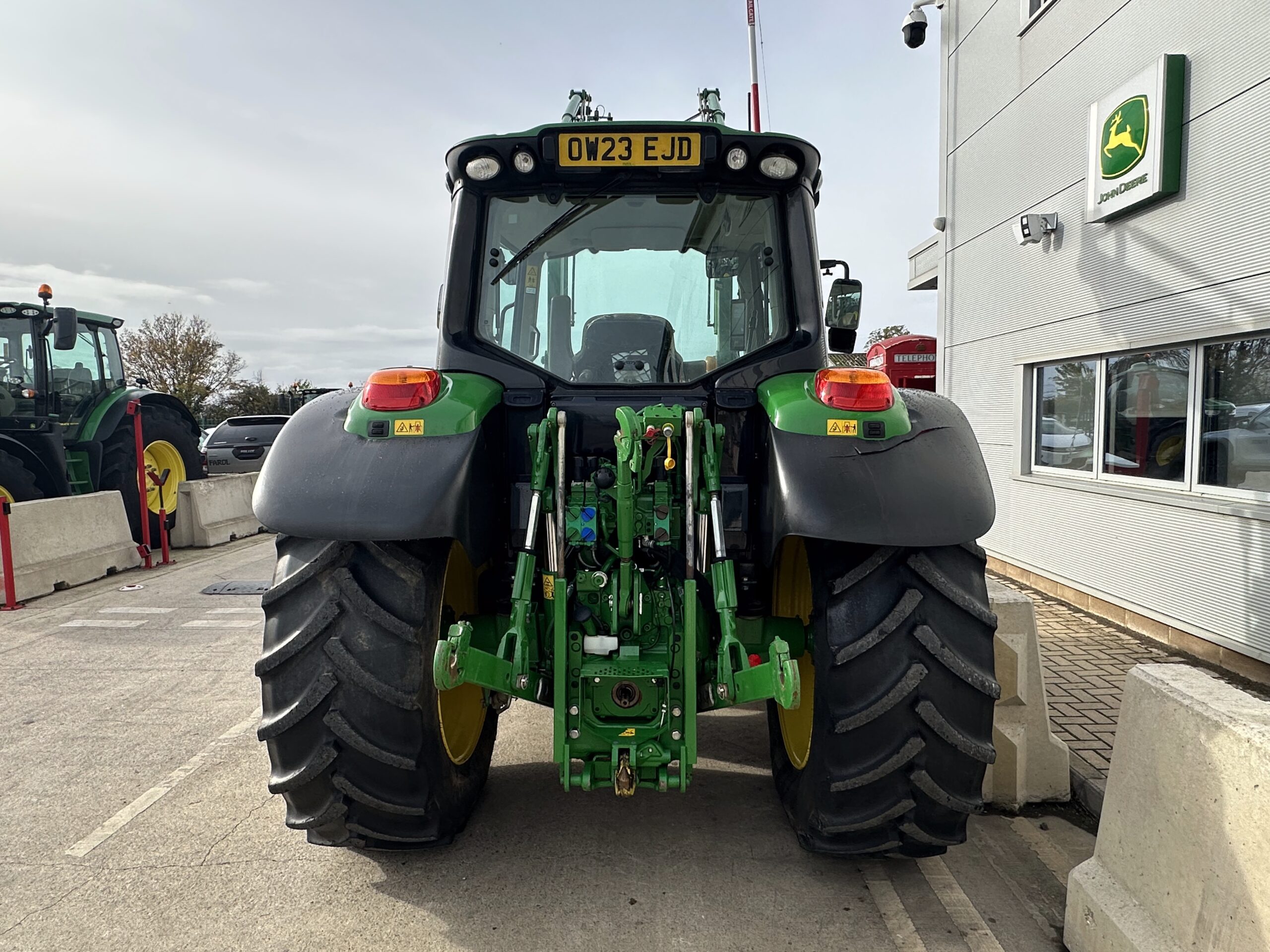 John Deere 6120M