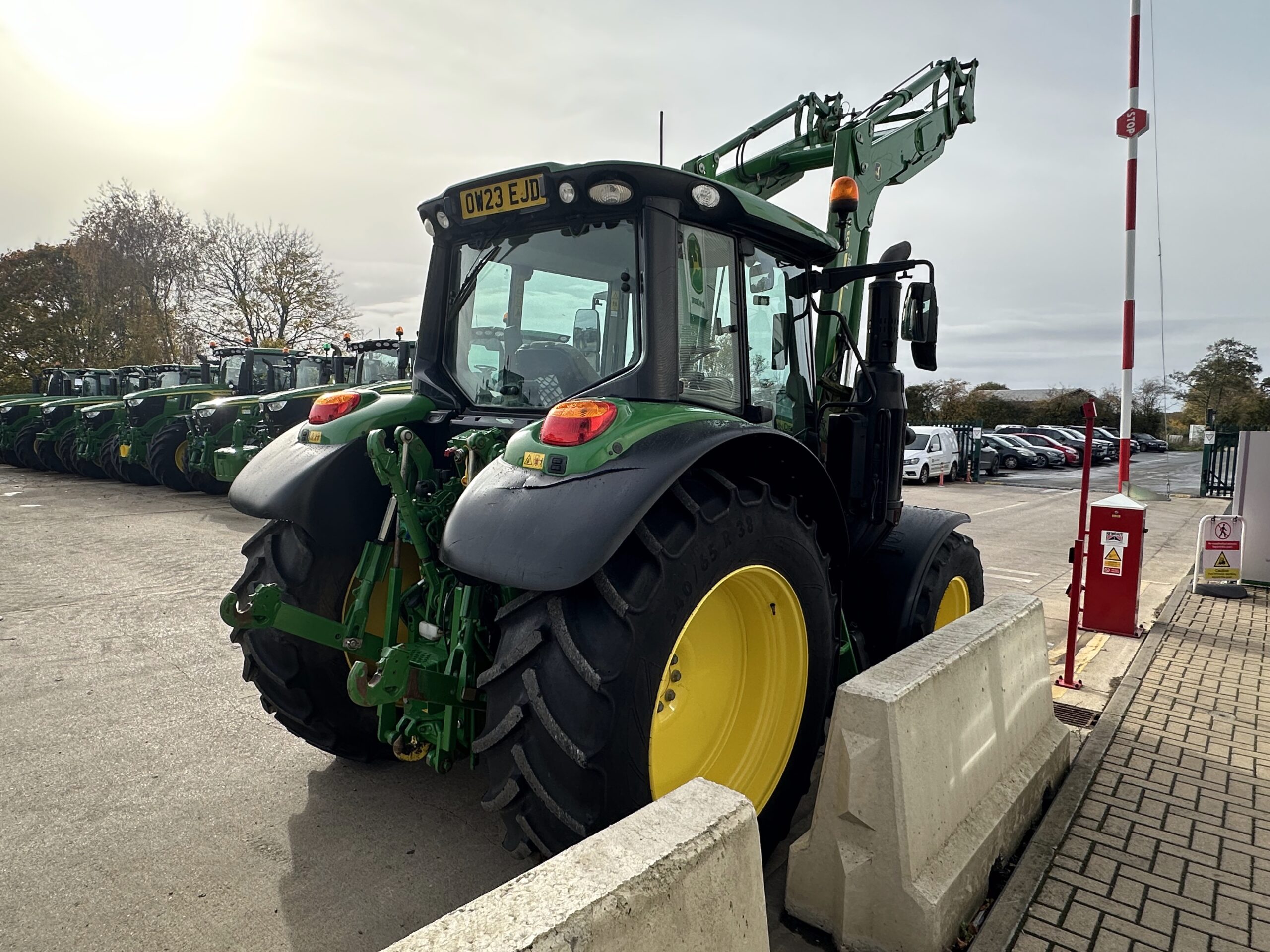 John Deere 6120M