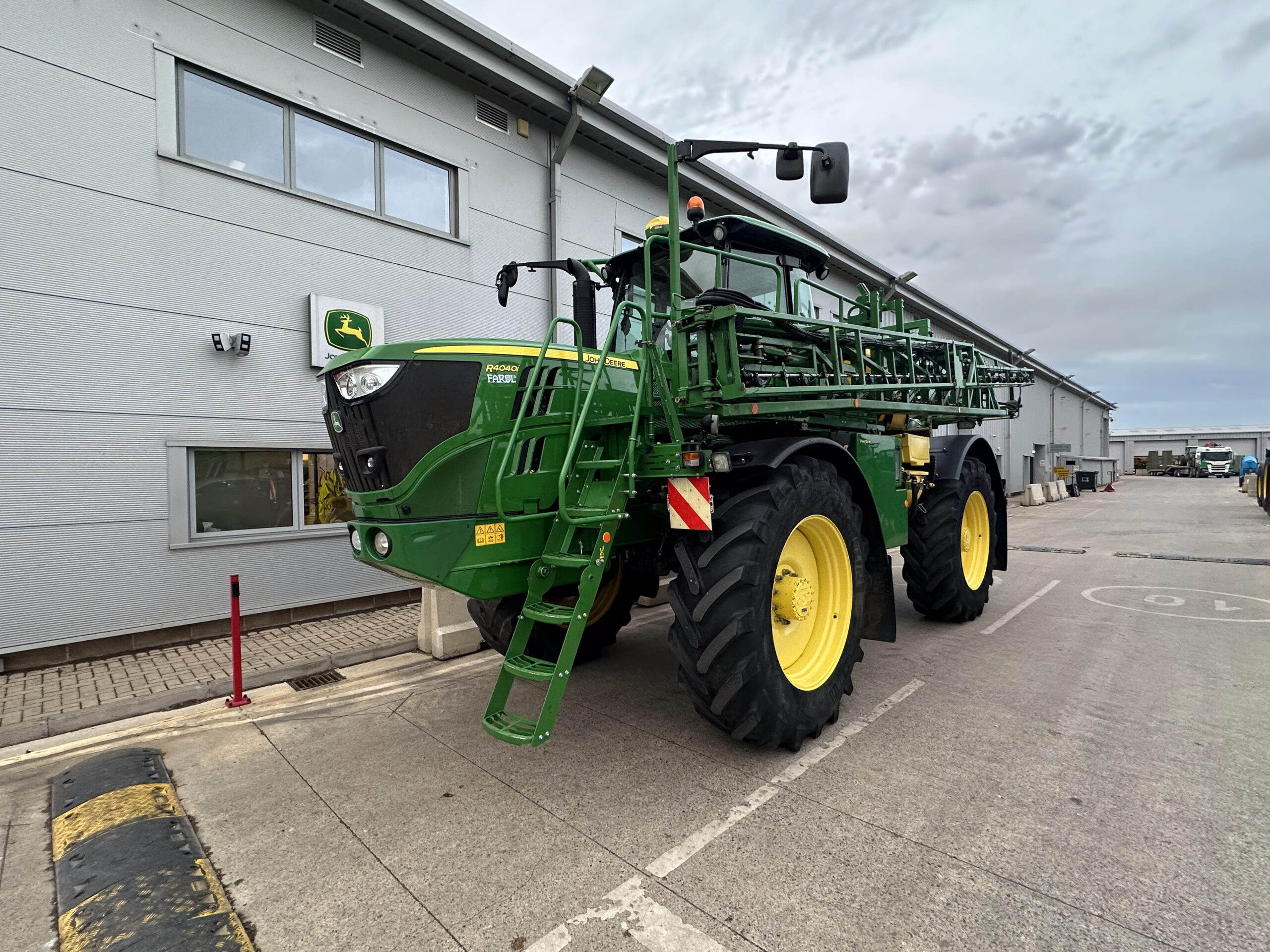 John Deere R4040i