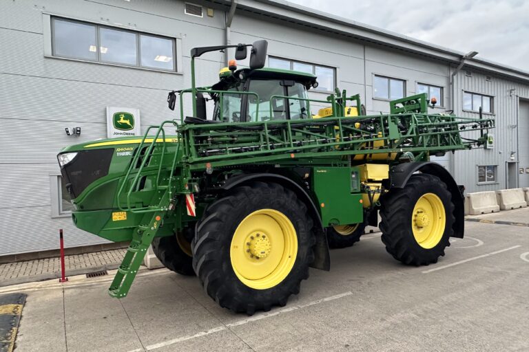 John Deere R4040i