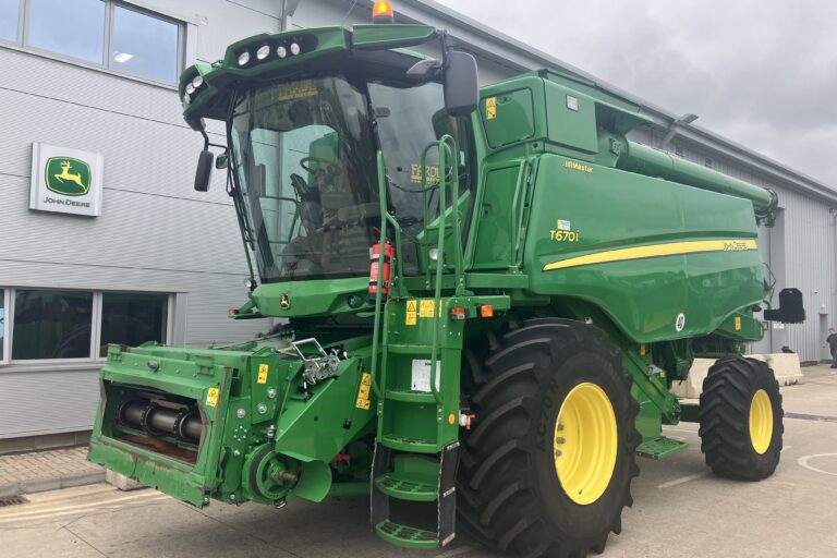 John Deere T670i HillMaster