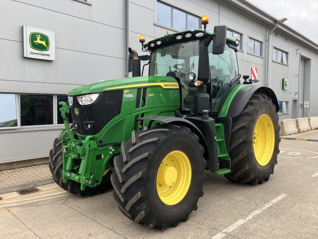 John Deere 6R 250