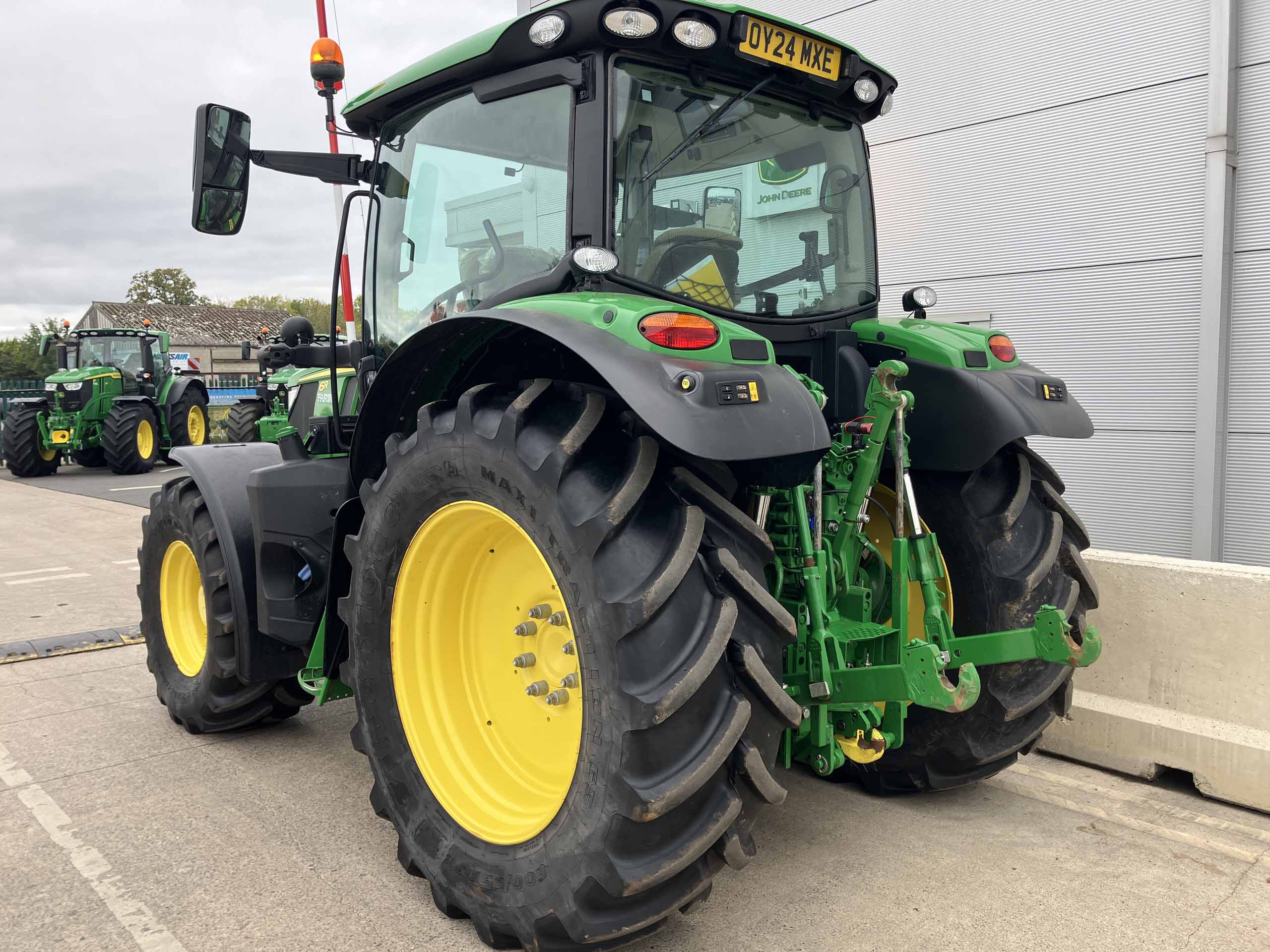 John Deere 6R 130