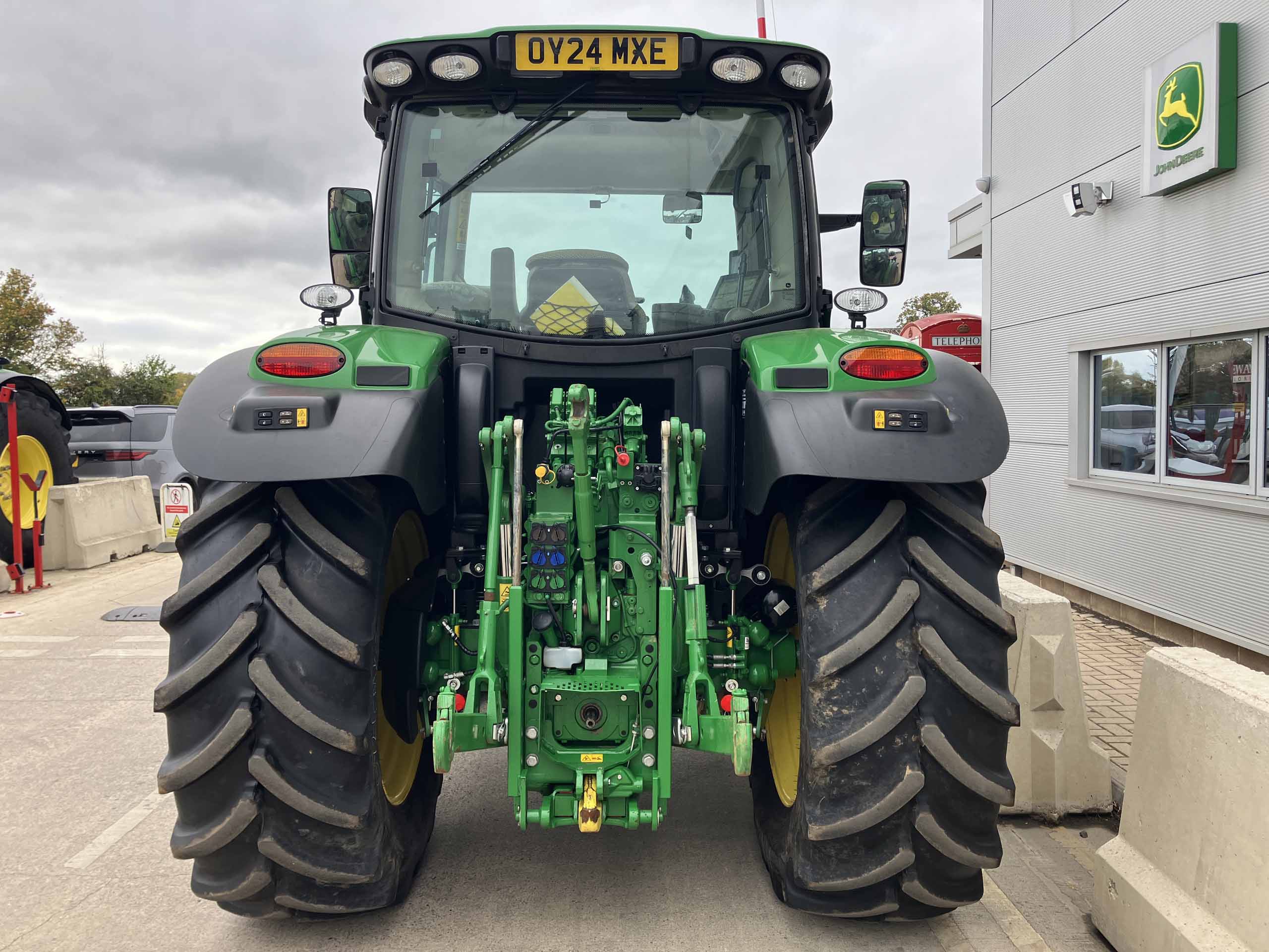 John Deere 6R 130