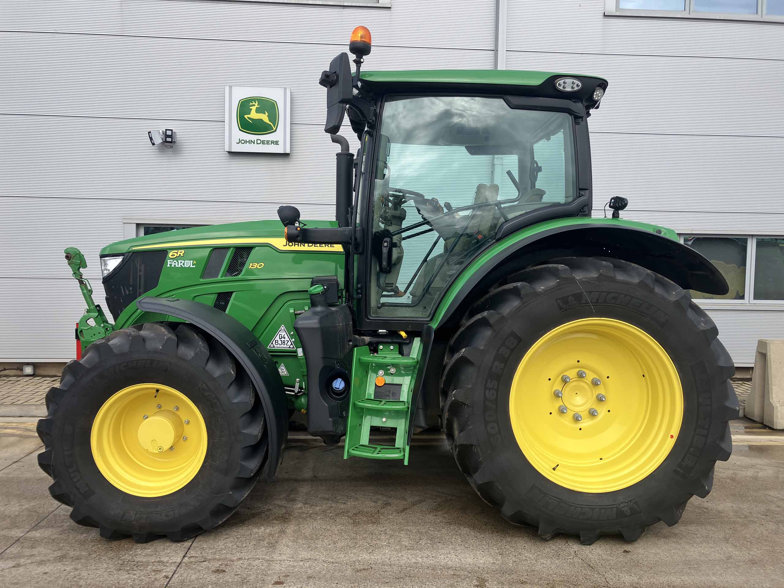 John Deere 6R 130