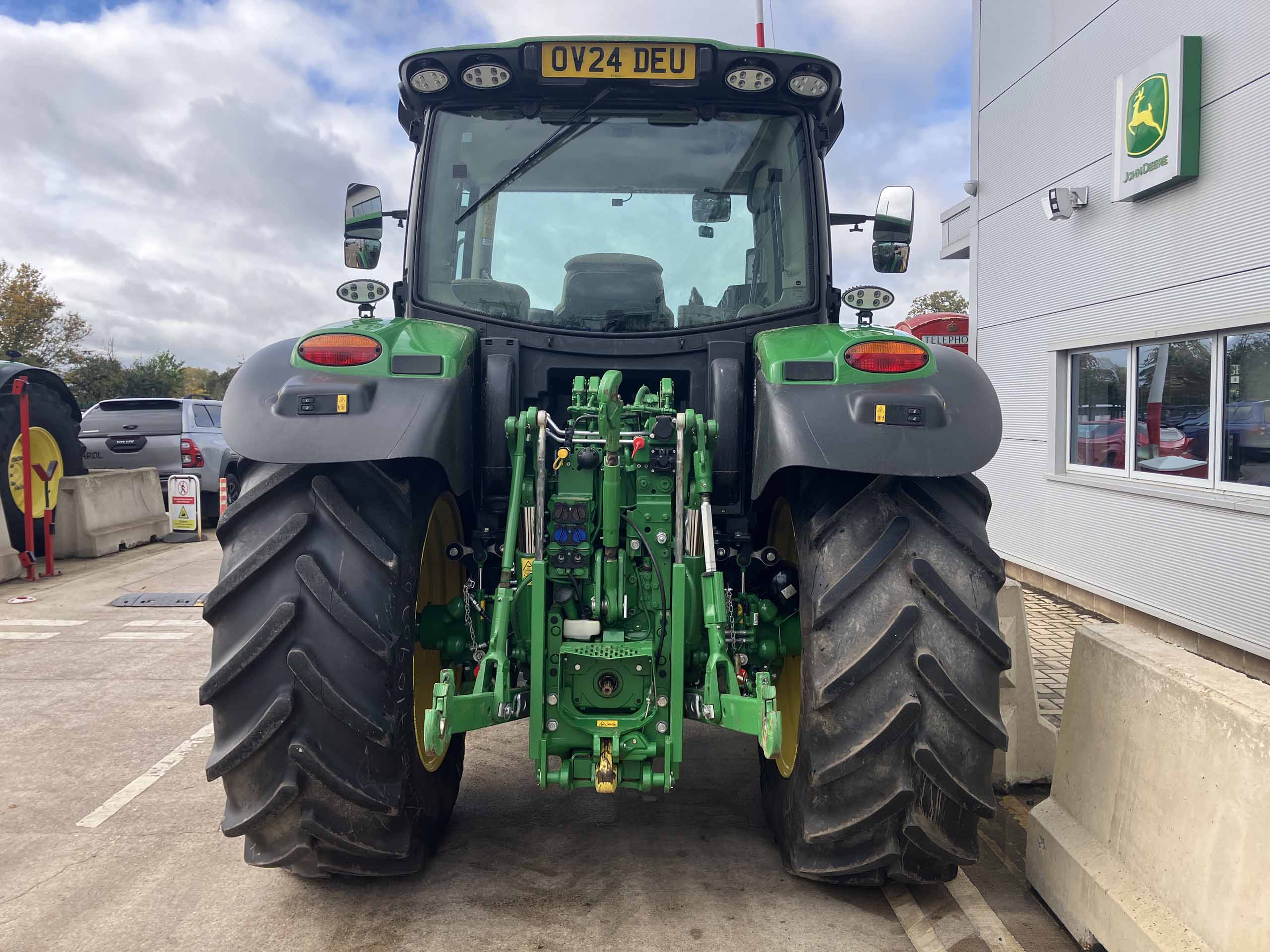 John Deere 6R 130