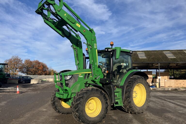 John Deere 6R 150 + 643R Loader