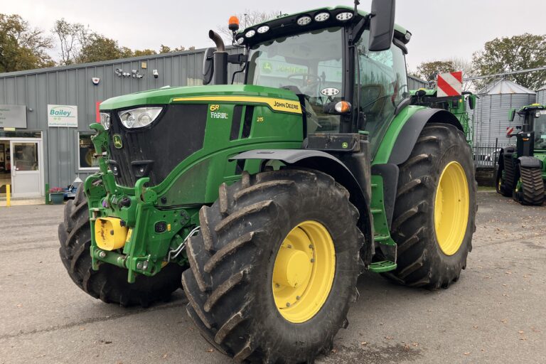 John Deere 6R 215
