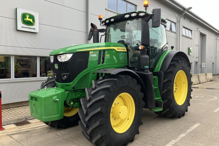 John Deere 6R 250