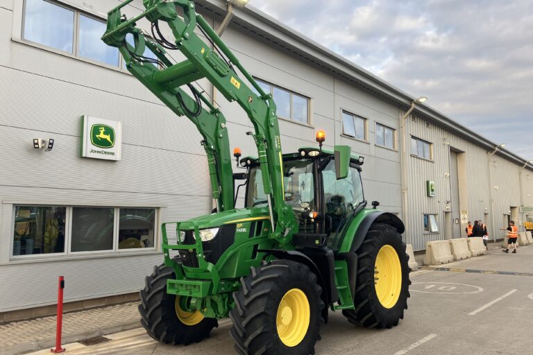 John Deere 6R 150 + 643R Loader