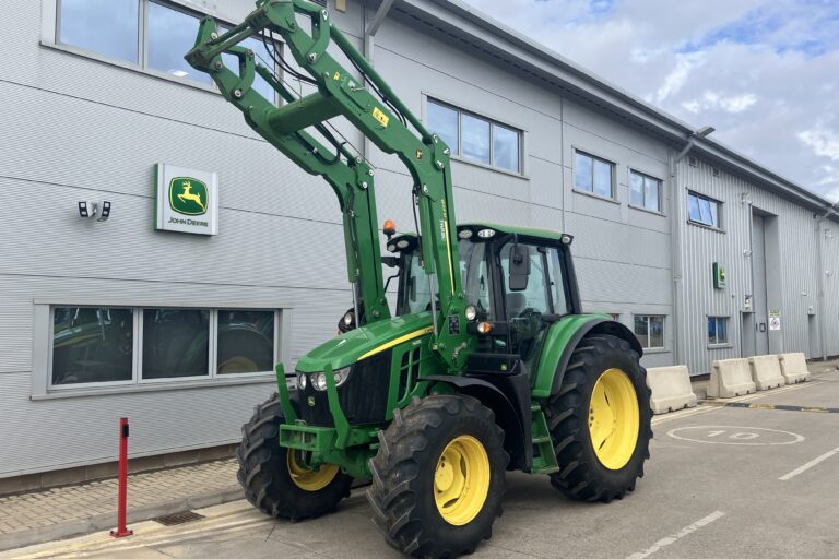 John Deere 6100M + 623M Loader