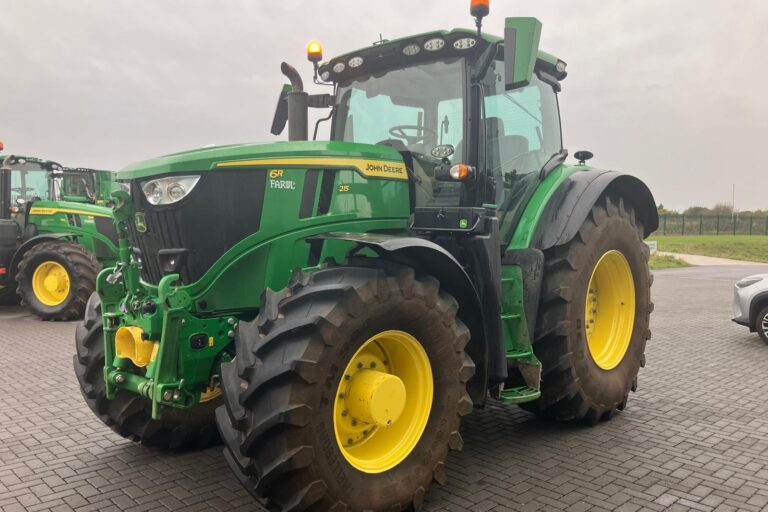 John Deere 6R 215