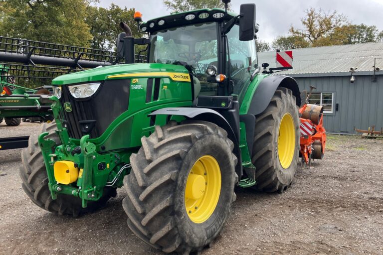 John Deere 6R 215