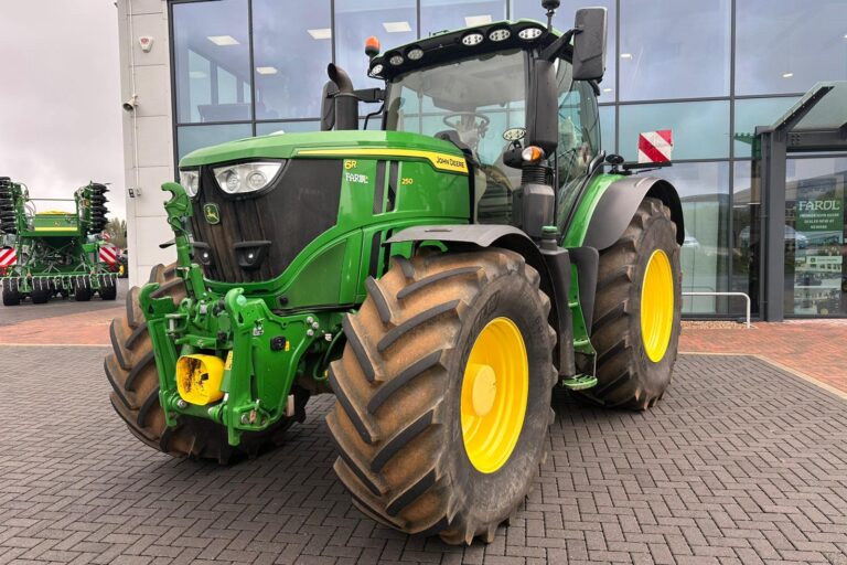 John Deere 6R 250