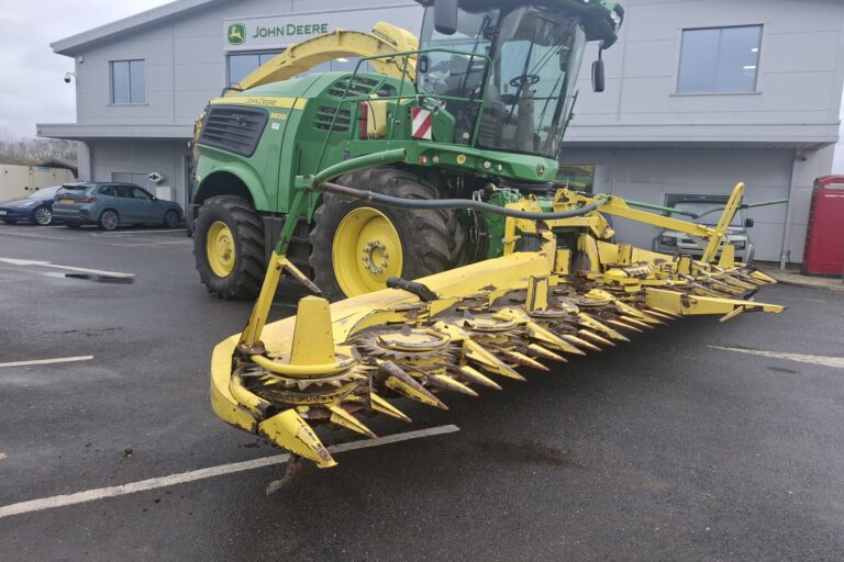 John Deere 390 Plus