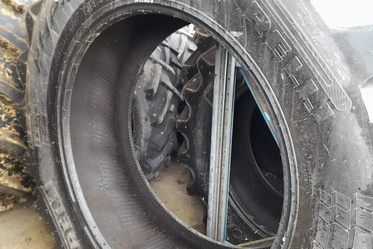 520/85X42 Pirelli PH85