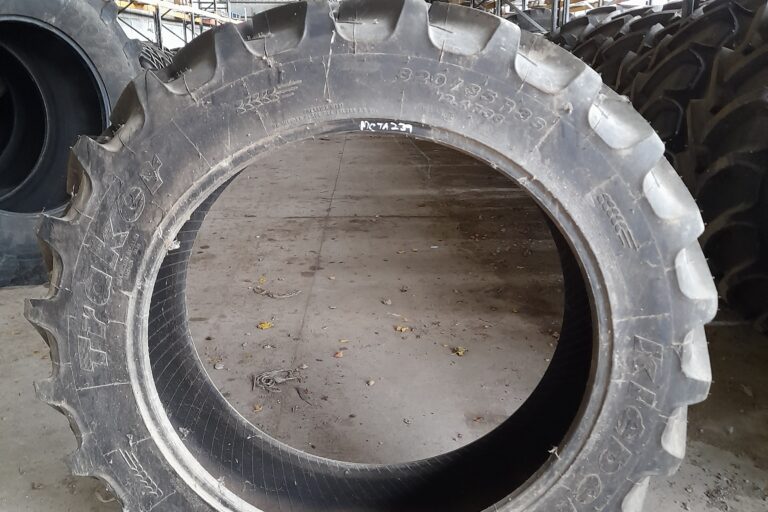 320/85X36 (12.4X36) Kleber Tracker