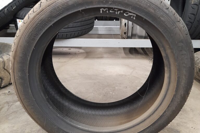 215/45X16 Goodyear Efficient Grip
