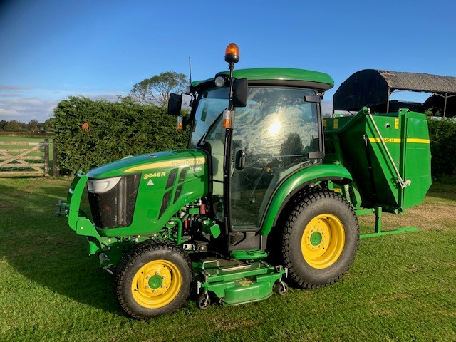 John Deere 3046R Machinery Package