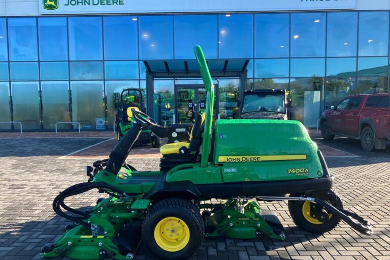 John Deere 7400A Triple Rotary