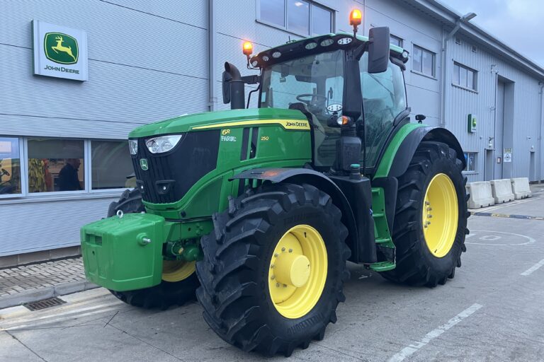 John Deere 6R 250