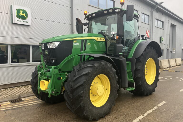 John Deere 6R 250