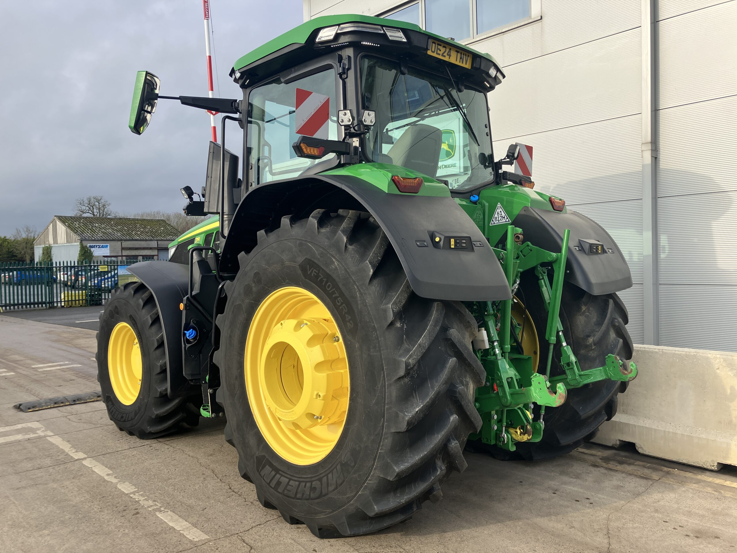 John Deere 7R 330