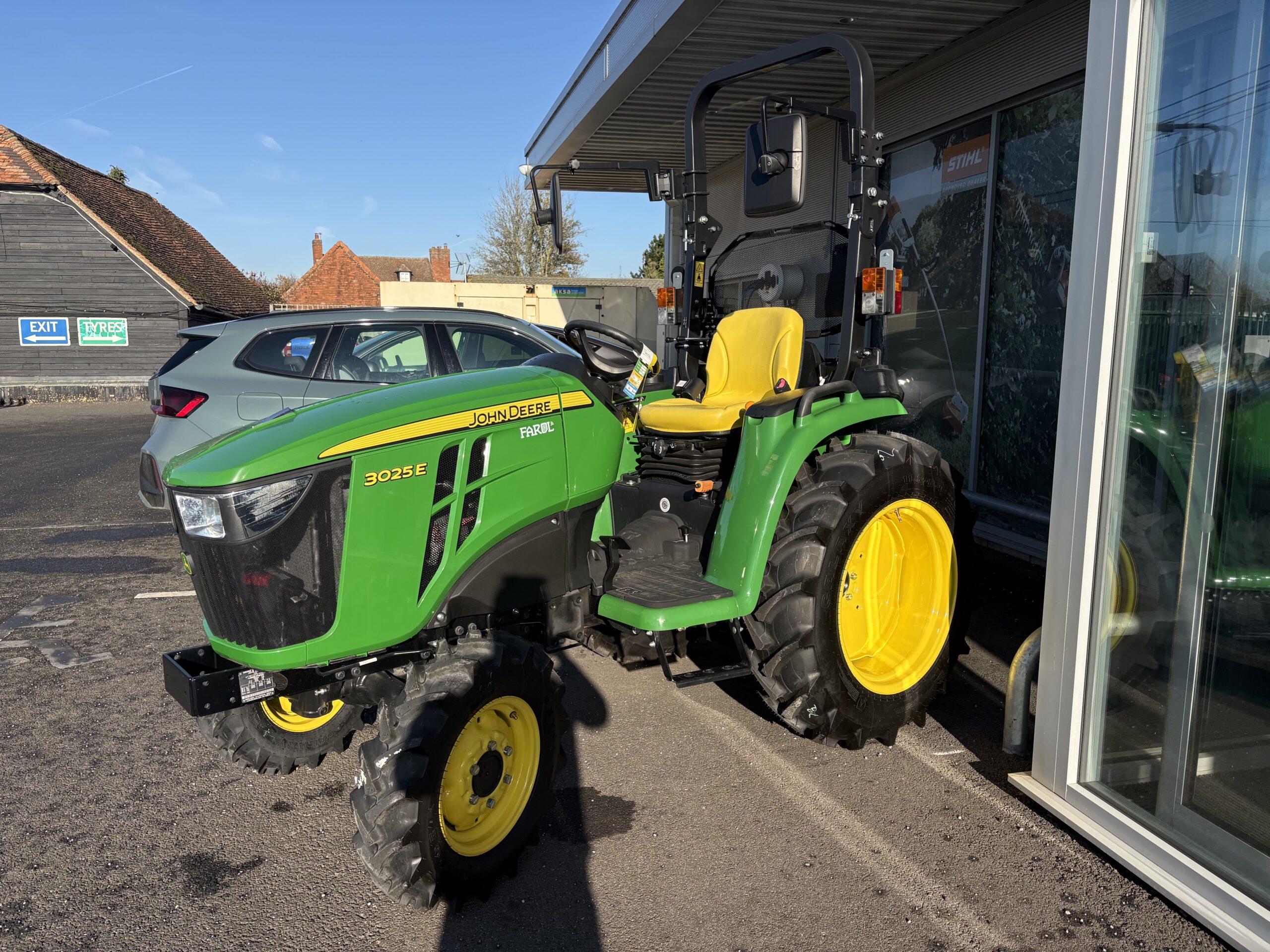 John Deere 3025E