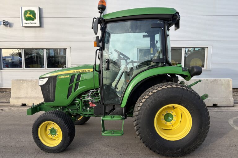 John Deere 4066R Compact Tractor