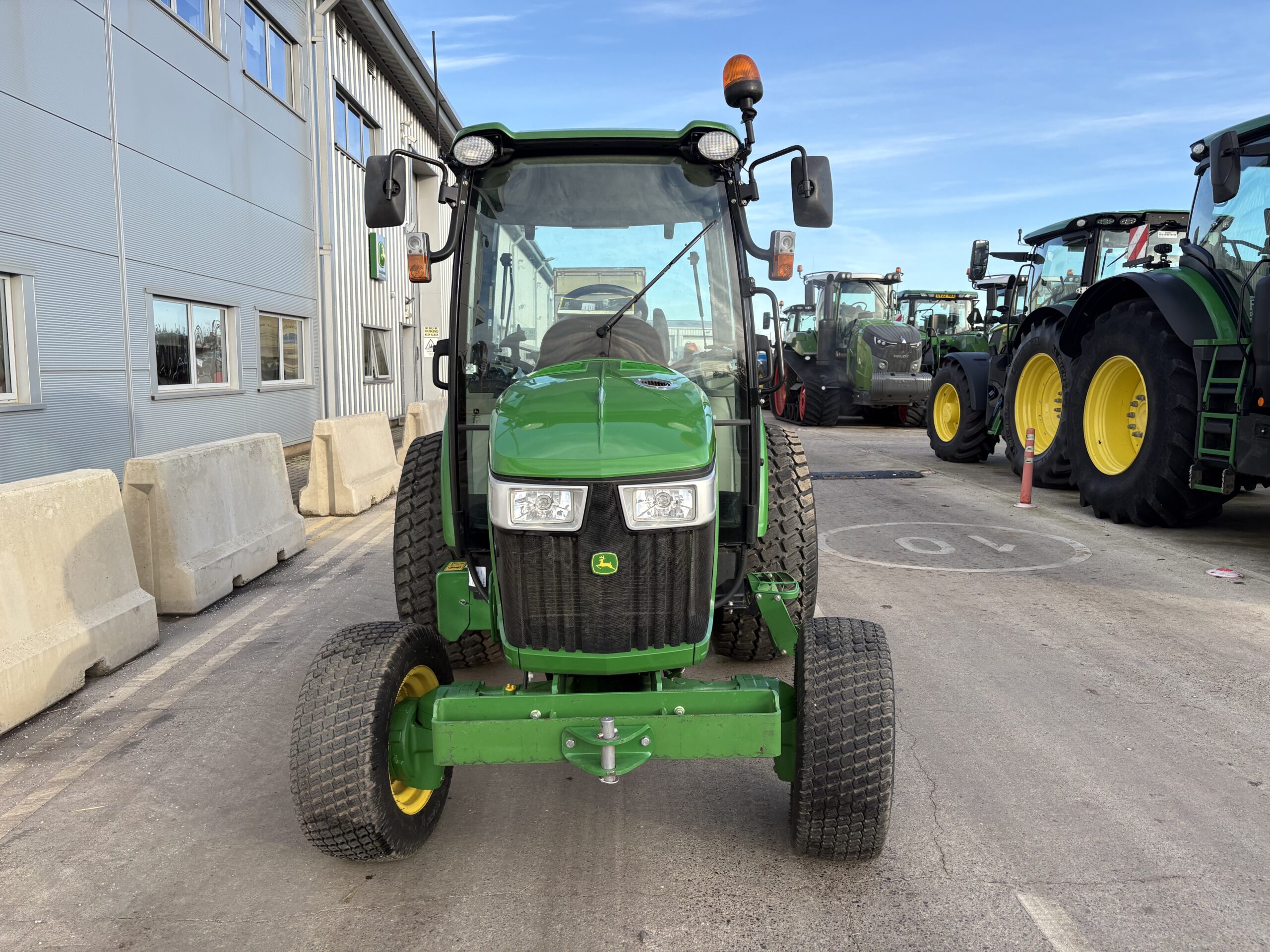 John Deere 4066R