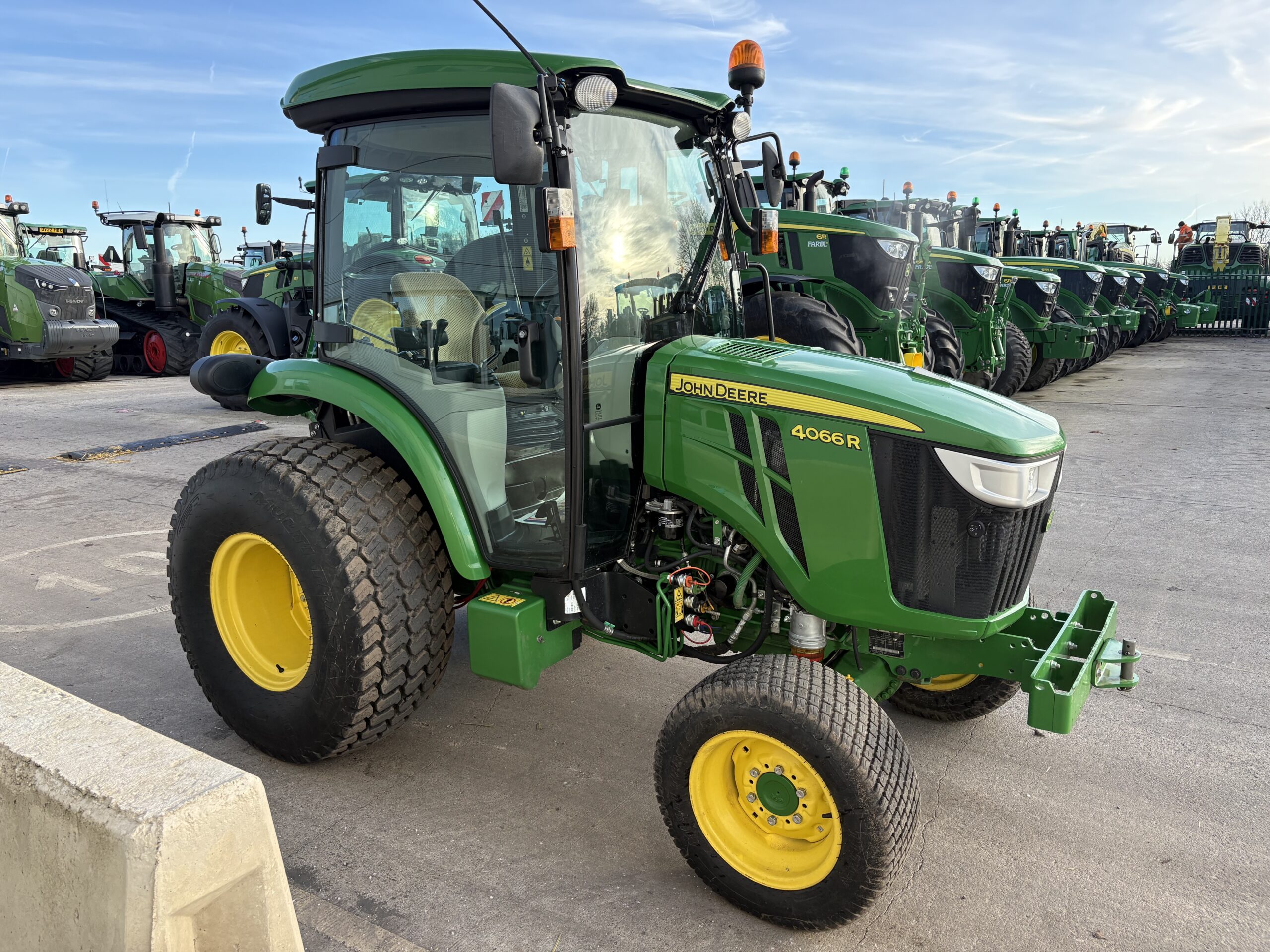John Deere 4066R