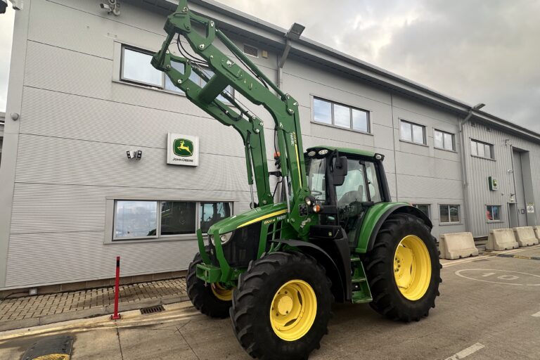 John Deere 6100M + 623M Loader