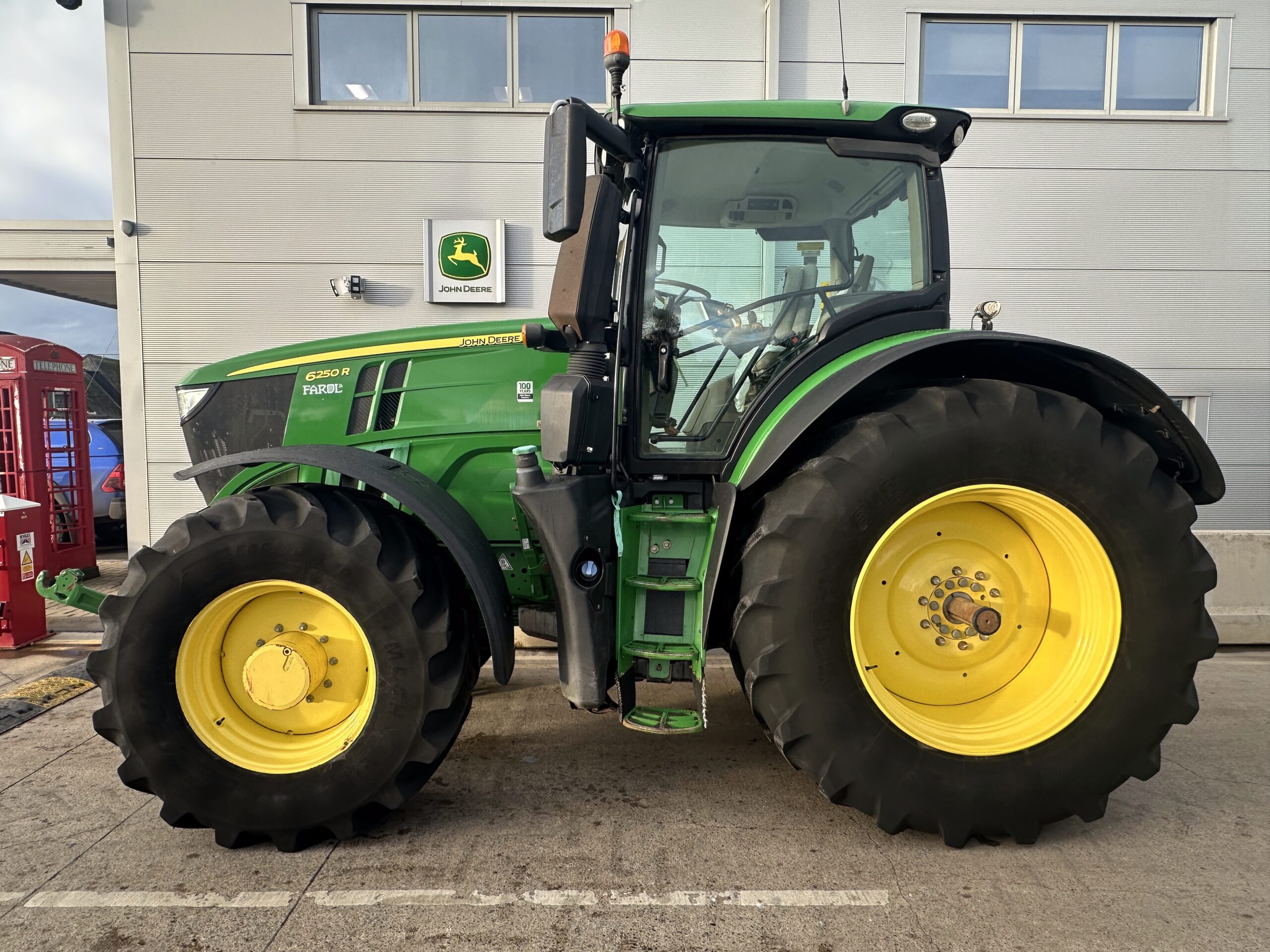 John Deere 6250R